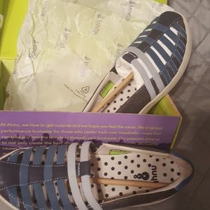 Ahnu North point SLIP on sneakers